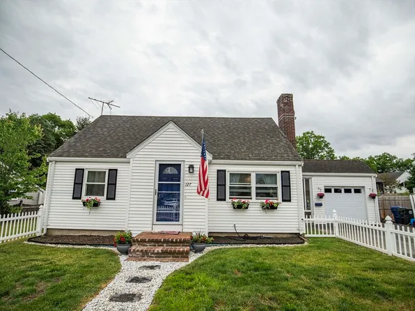 127 Conant St, Danvers, MA 01923