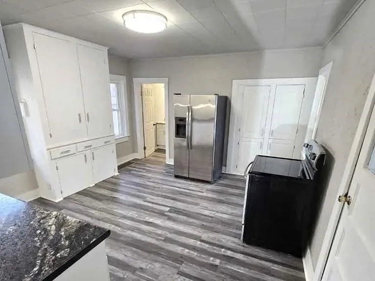 417 Fulton Ave — Photo 3