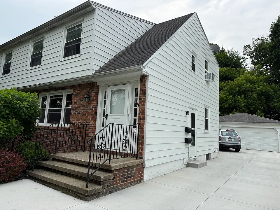 67 Princeton Pl #2