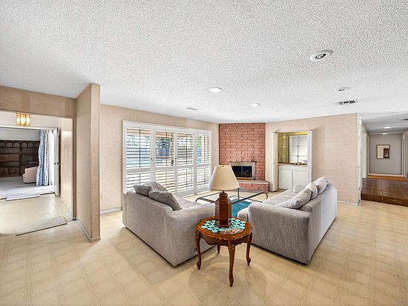 3rd image of 86 Via De Laurencio