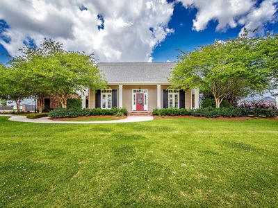208 Rue De Levert, Raceland, LA, 70394