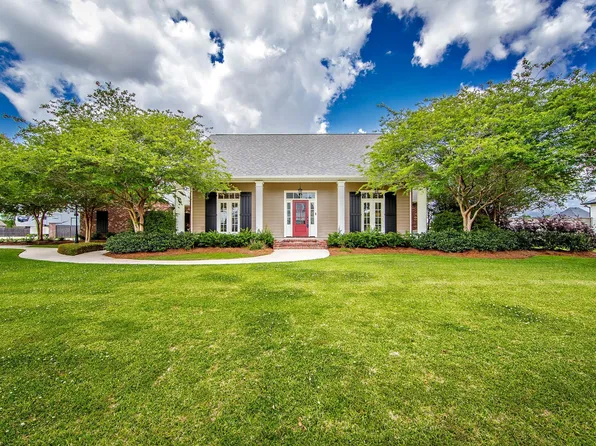 208 Rue De Levert, Raceland, LA 70394