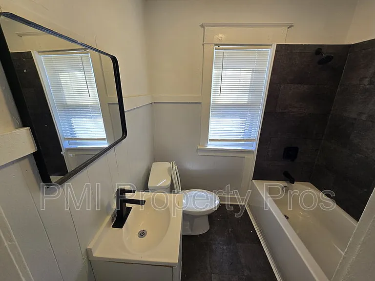 2509A N Buffum St — Photo 6