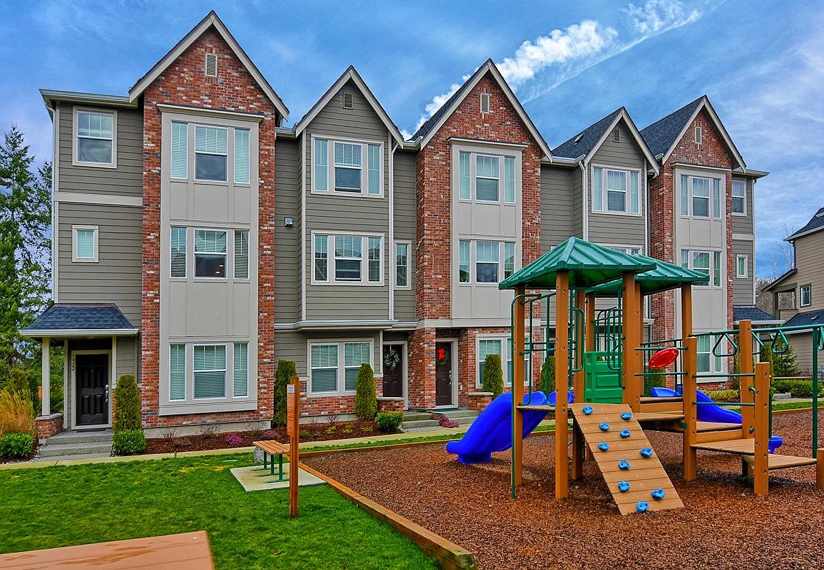 3 bed, 1314 sqft, $2,900 — Photo 1