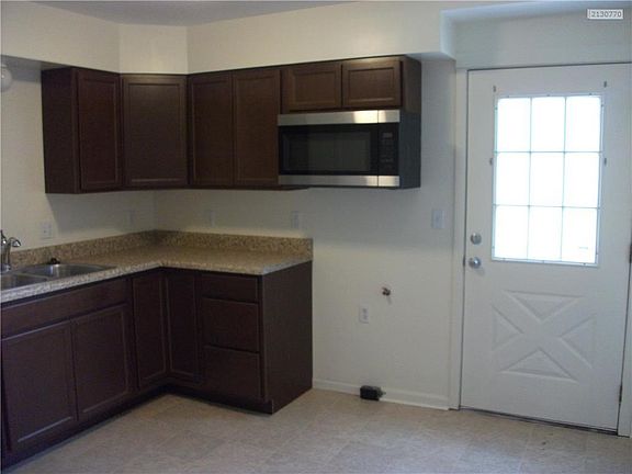 4th image of 10803 Ewing Ave