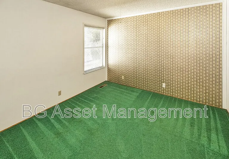 2901 Doidge Ave — Photo 11
