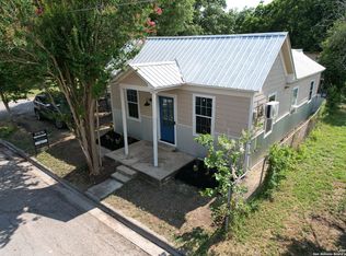 609 Neches St, Lockhart, TX 78644