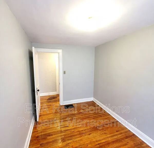 695 S Eureka Ave — Photo 16