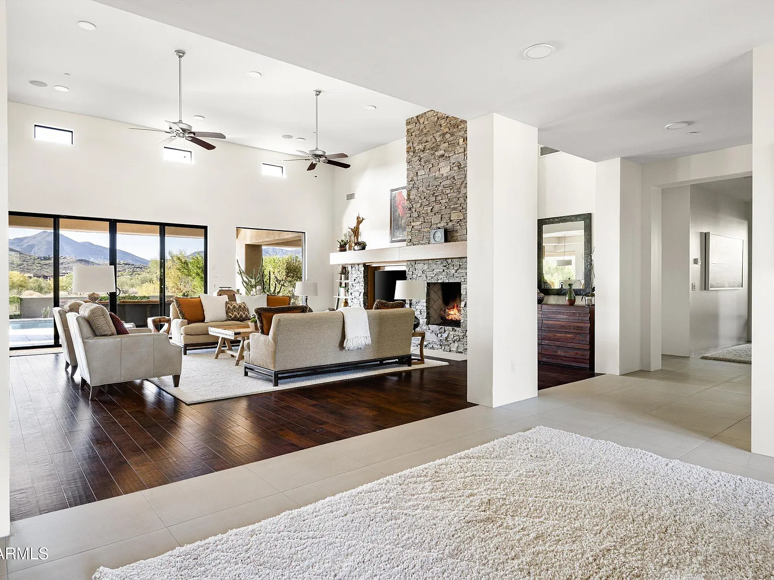 4 bed, 4.5 bath, 4089 sqft, $9,000 — Photo 3