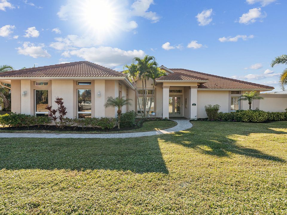 1st image of 830 Caxambas Dr