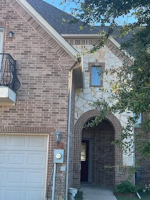 1872 Leann Ln — Photo 3