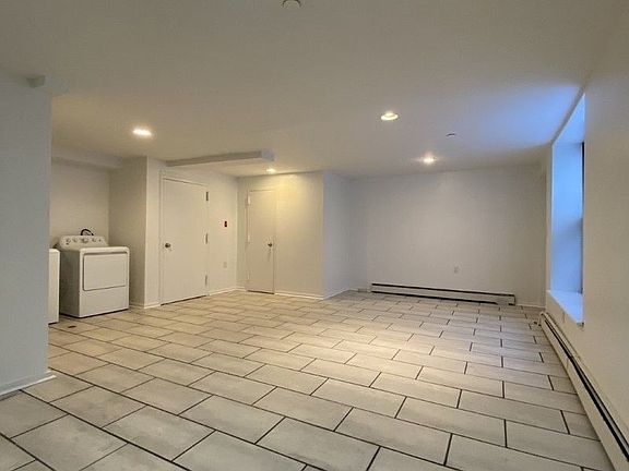 5th image of 236 Evergreen Ave #1A