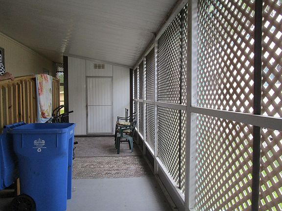 3rd image of 408 Summerhill Dr