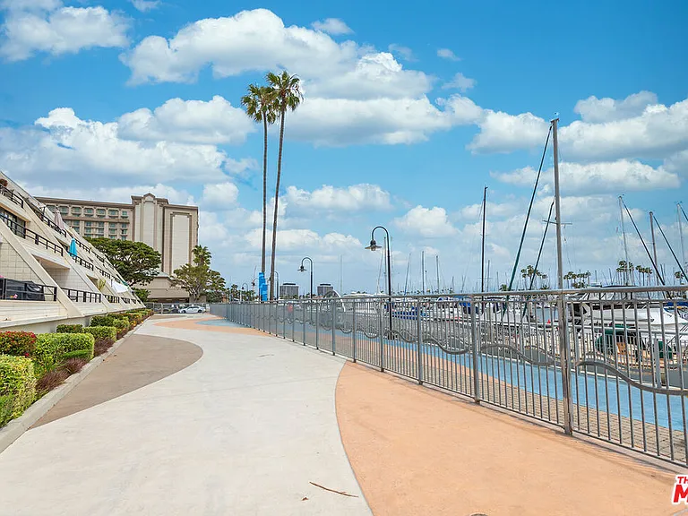 4265 Marina City Dr #415 — Photo 40