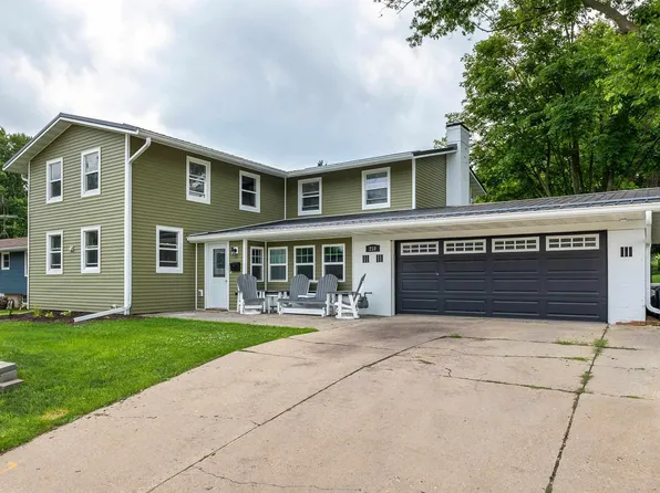 210 South Lindsey Street, Dodgeville, WI 53533