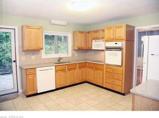 35 Farmstead Ln, West Simsbury, CT 06092