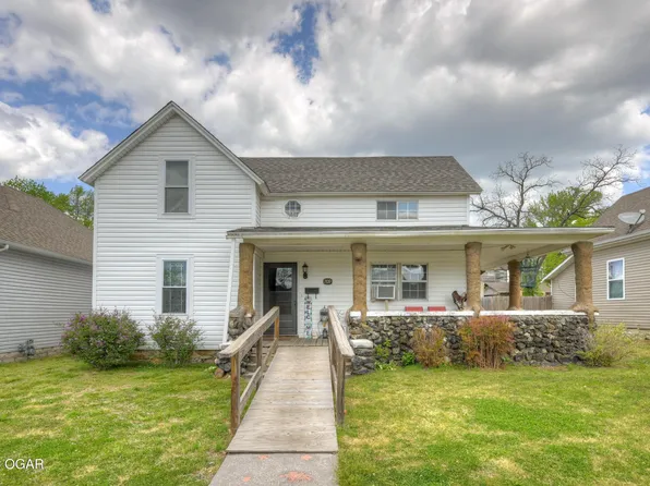 709 W 2nd St, Webb City, MO 64870