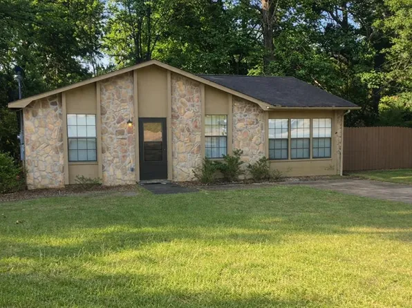 202 Dale Dr, Troy, AL 36079