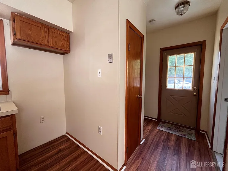 578 Main St — Photo 16