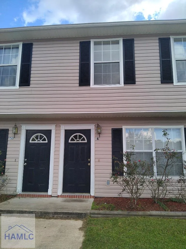 2 bed, 2.5 bath, 1244 sqft, $1,200 — Photo 1