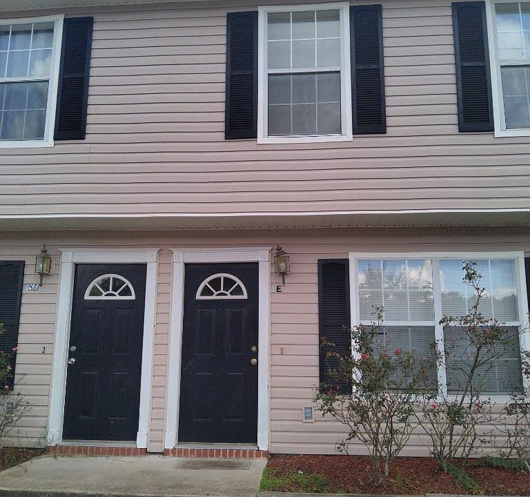1st image of 1100-8 E Pineland Ave