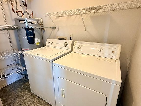 Full Size Washer and Dryer in Unit