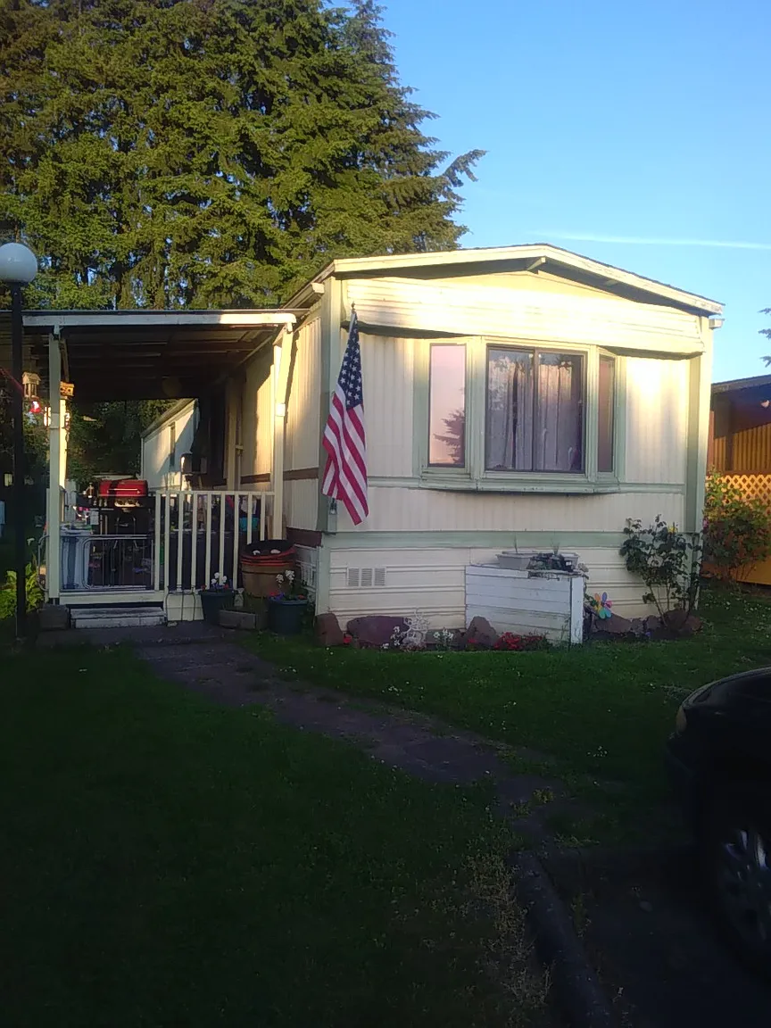 2145 31st St Space 33 photo 1