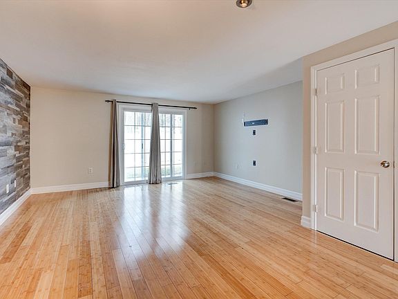 5th image of 50 Edward J Roy Dr Unit 48