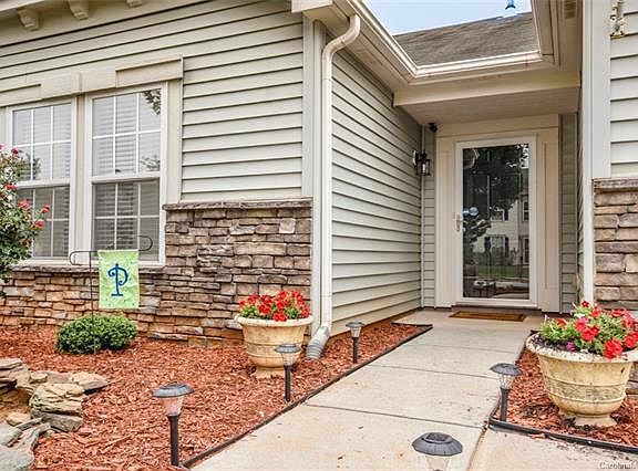 2nd image of 129 Boiling Brook Dr