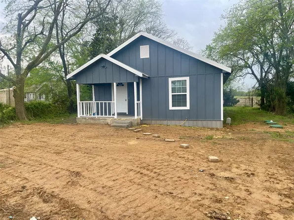 999 W Main St, Como, TX 75431