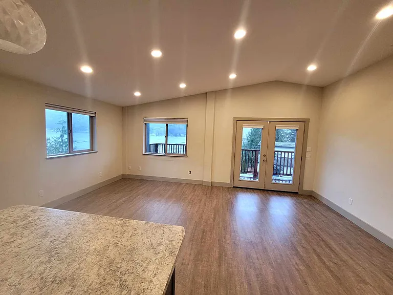 17425 Mallard Cove Ln — Photo 11