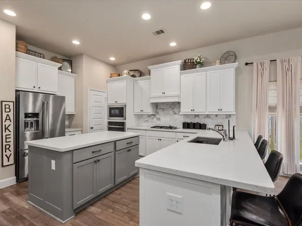 614 Lost Maples Bend Ln, Conroe, TX 77304