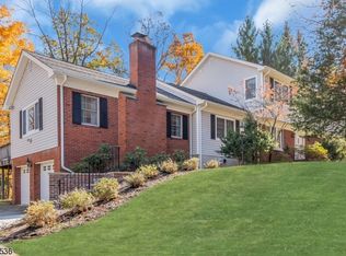 40 Ivy Pl, Wayne, NJ 07470