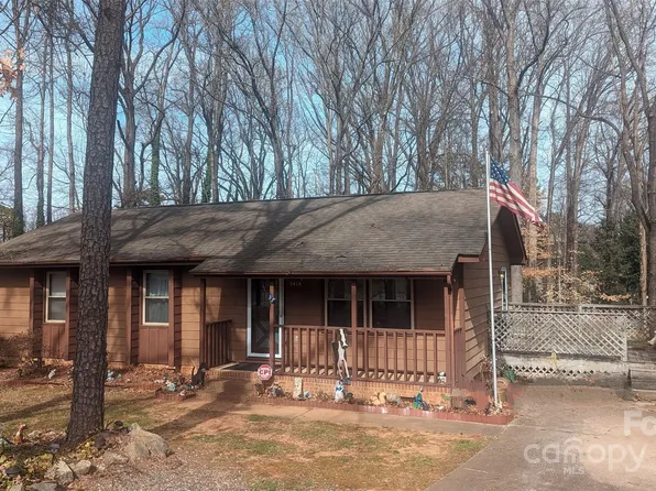 3418 Autumn Ridge Dr, Charlotte, NC 28269