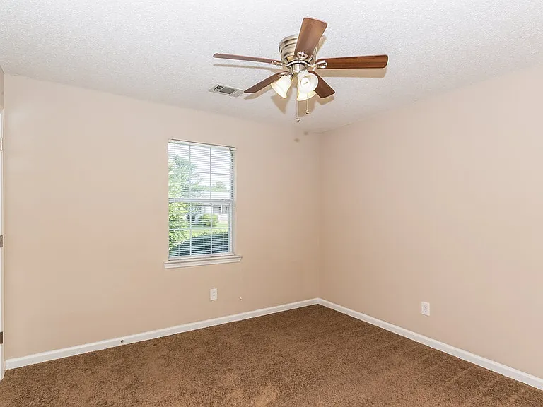 210 Orchard Vw — Photo 12