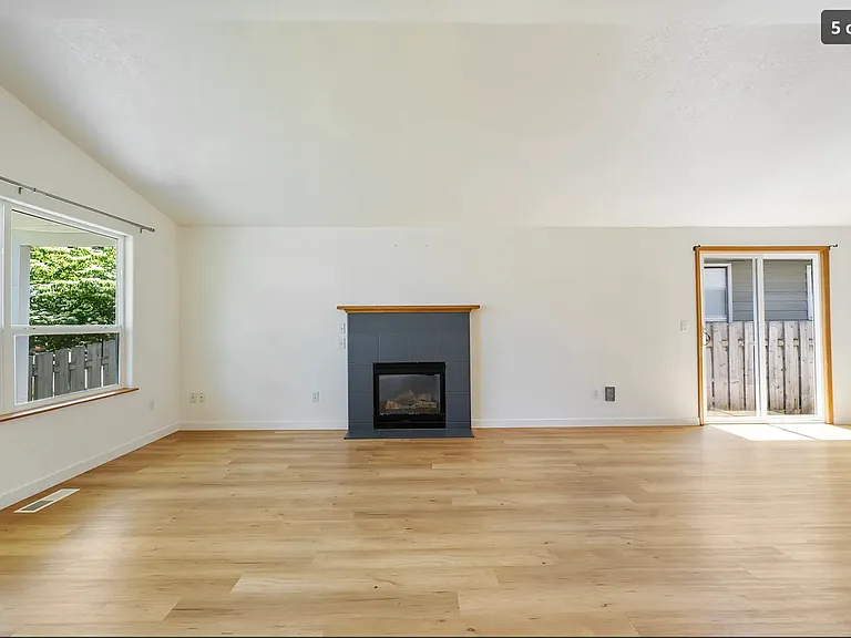 6925 SE 65th Ave — Photo 7
