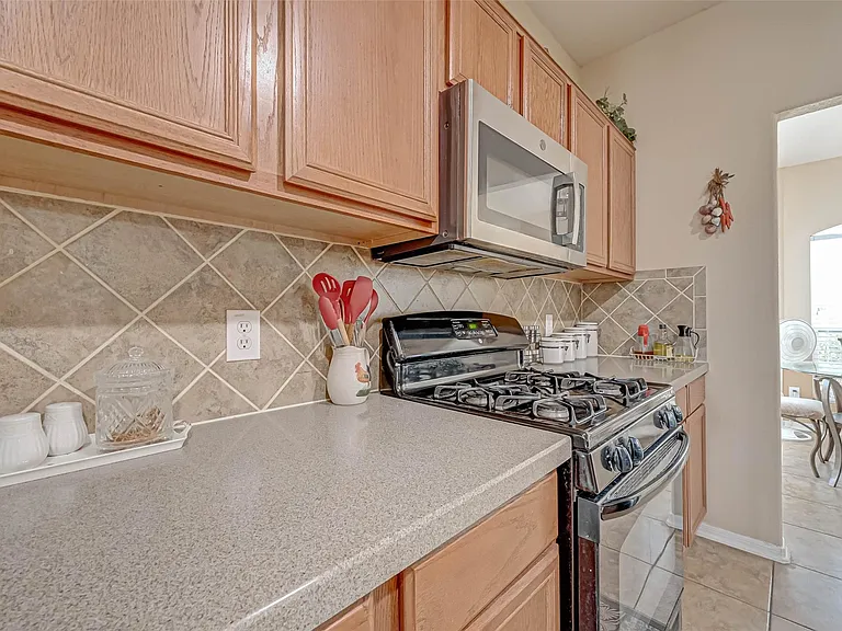 19223 Brook Village Rd — Photo 30
