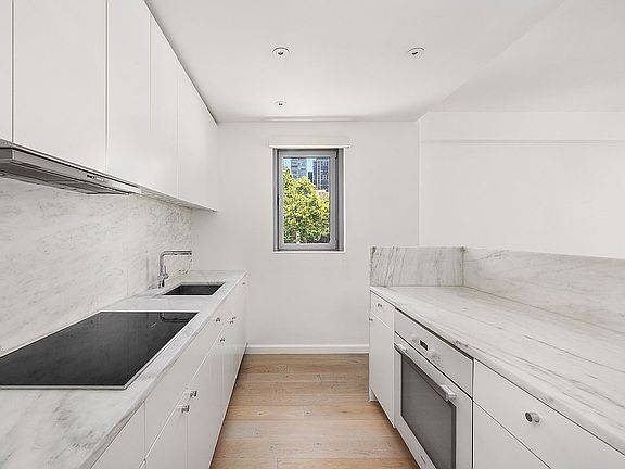 4th image of 200 E 62nd St APT 5-D