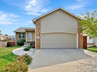615 E Minneha Ave, Andover, KS 67002
