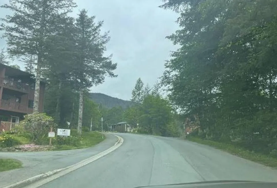 Exterior Neighborhood (street photo)