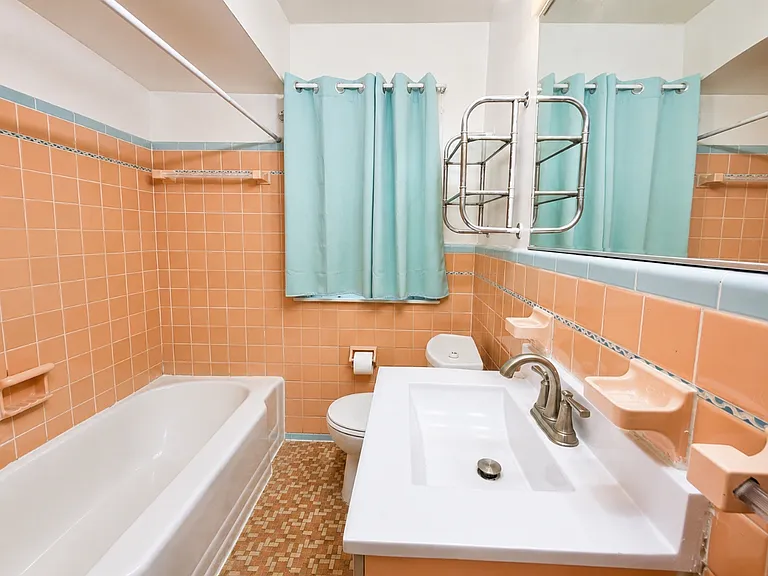 9297 Hartwell St — Photo 25
