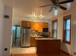 140 N 21st St #1R, Philadelphia, PA 19103