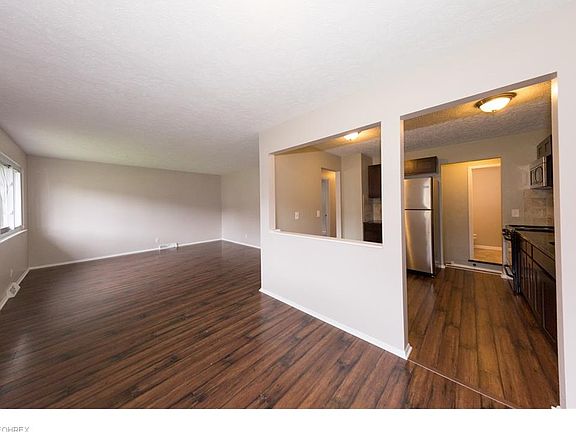 5th image of 6585 Basswood Dr
