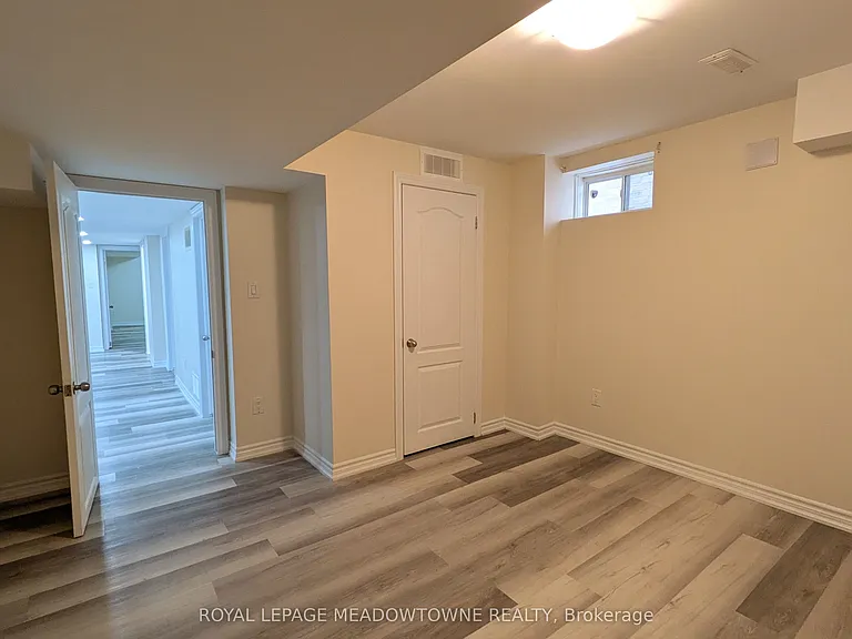 120 Morden Dr #LOWER — Photo 15