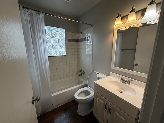 5th image of 3615 Hoagland Ave #3617