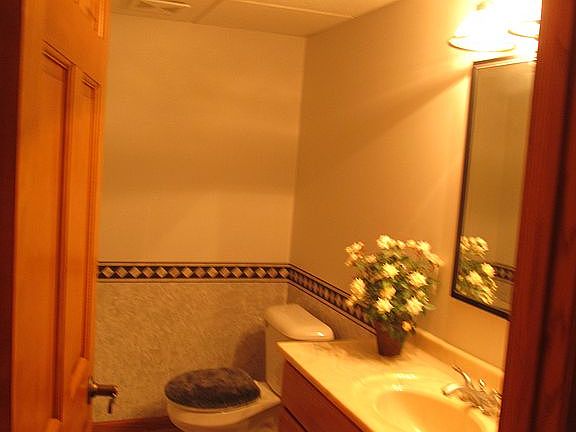 4th image of W131N8130 Country Terrace Ln