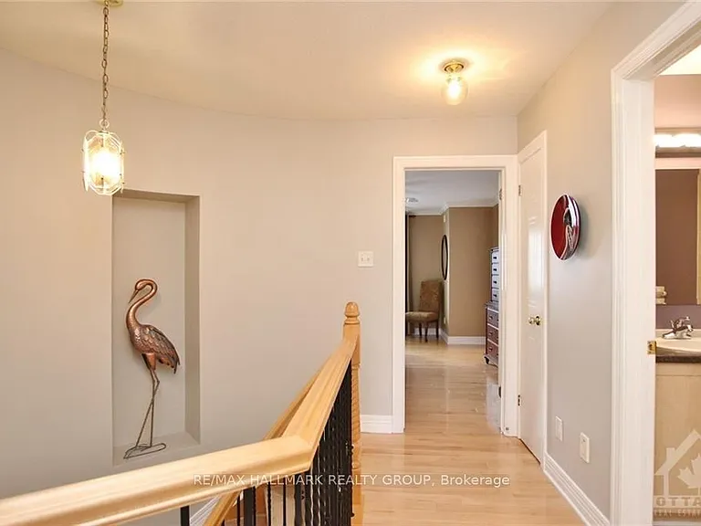 61 Scampton Dr — Photo 18