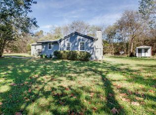 6831 Glenn Ln, College Grove, TN 37046