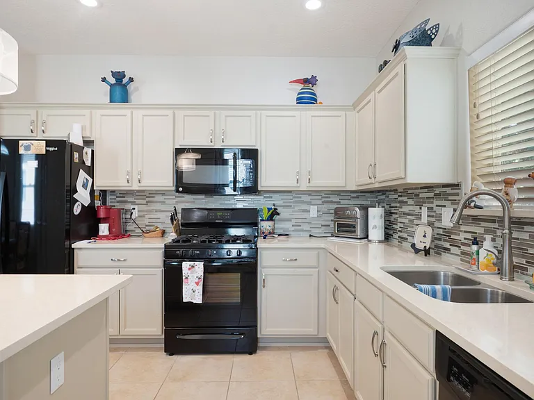 281 Zuni River Cir SW — Photo 3