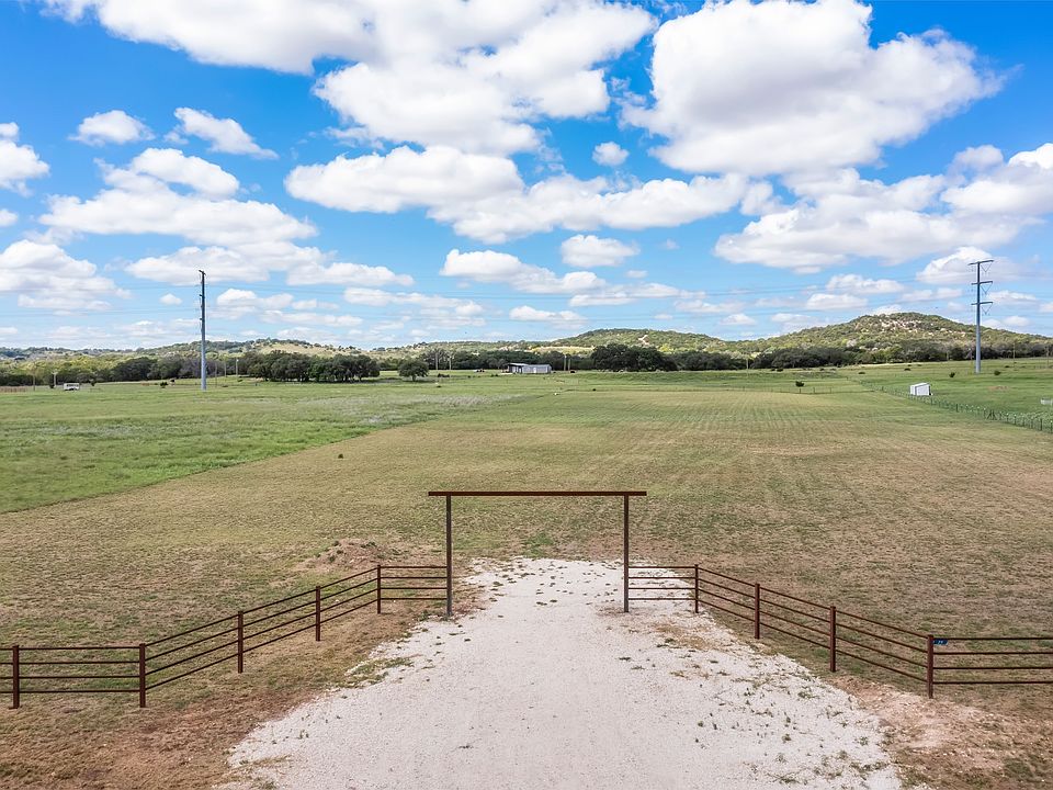 25 Old Comfort Rd, Comfort, TX 78013 Zillow